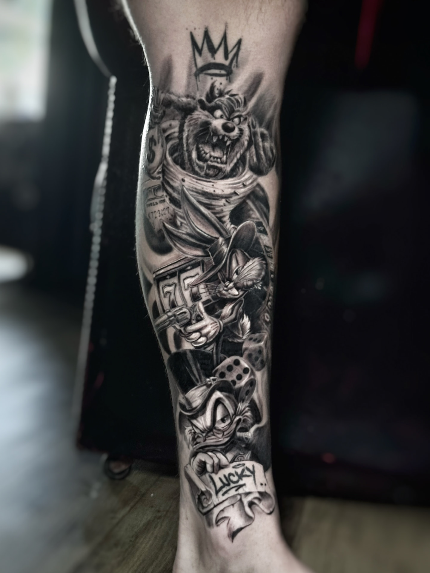 Cartoon characters gambling-themed leg sleeve with crown and LUCKY banner